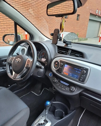 Toyota Yaris cena 32000 przebieg: 174000, rok produkcji 2012 z Warszawa małe 92